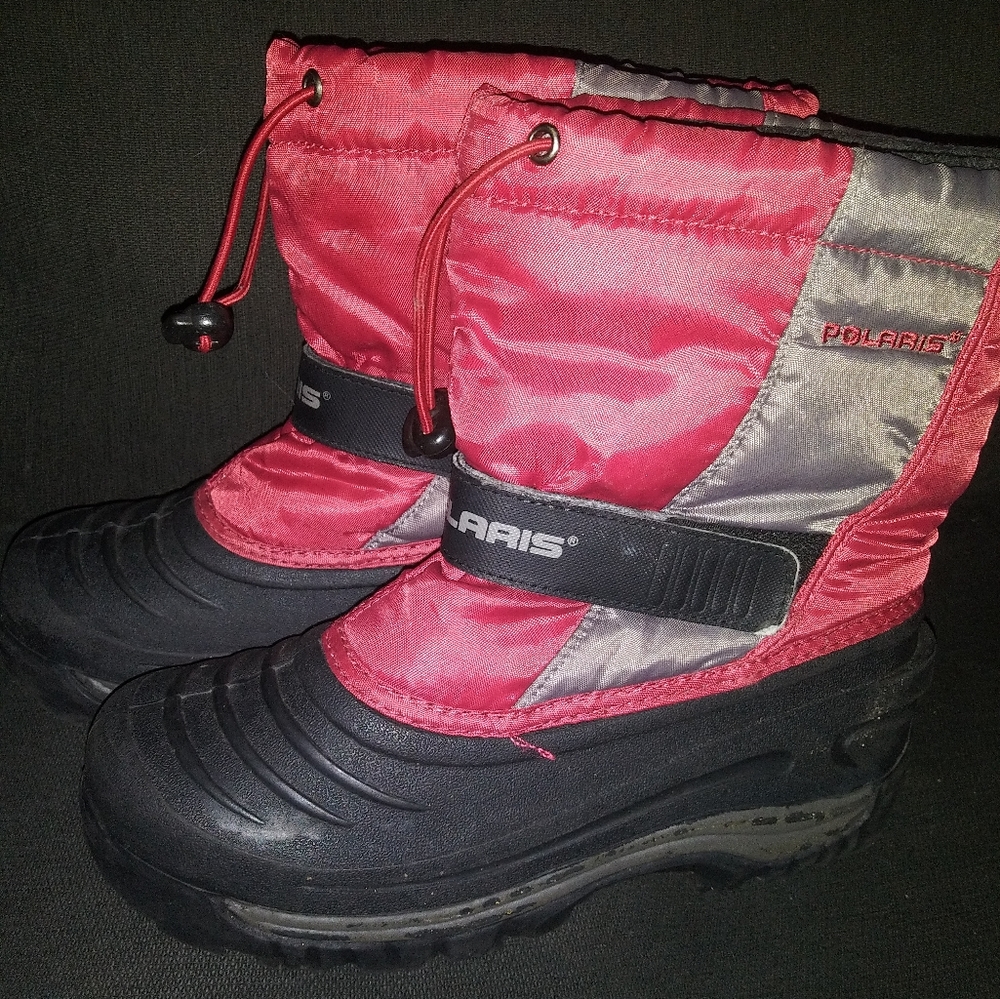 Snow boots